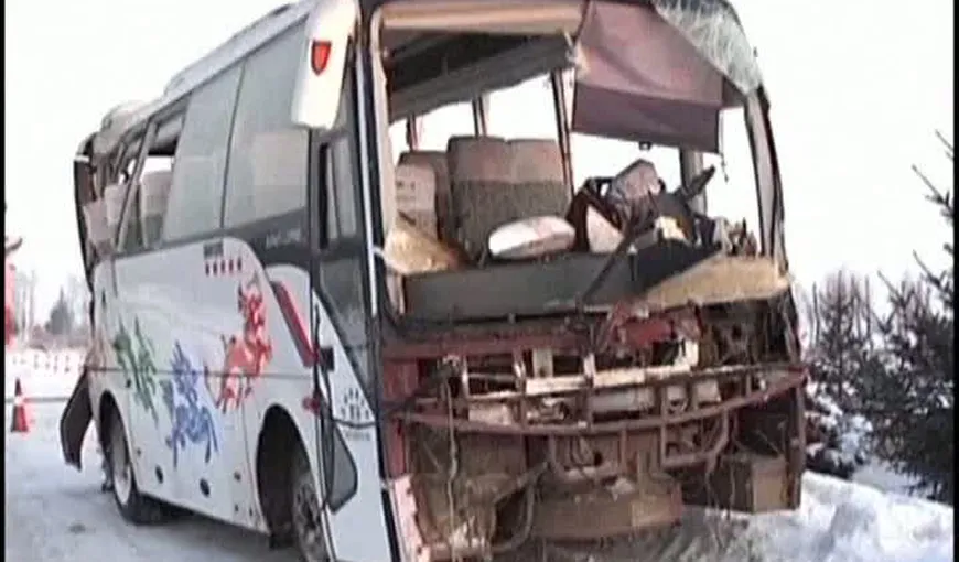Tragedie în China: Un tren a lovit în plin un autobuz cu 50 de persoane