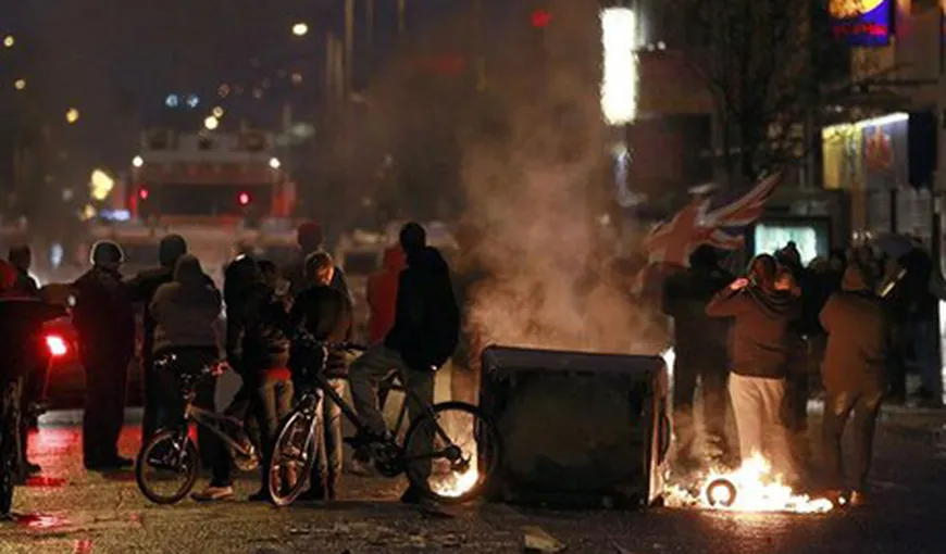 Irlanda de Nord: Noi incidente la Belfast, pentru a patra noapte consecutiv