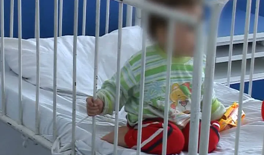 CUTREMURĂTOR: Copii legaţi de paturi, de mâini şi picioare, în Spitalul Judeţean din Buzău VIDEO