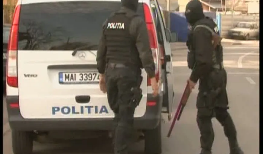 Ofiţer de la Serviciul arme al Poliţiei Cluj, reţinut pentru trafic de influenţă