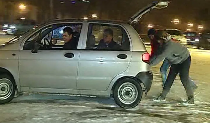 Distracţie periculoasă în Mamaia: Patinaj cu maşina VIDEO