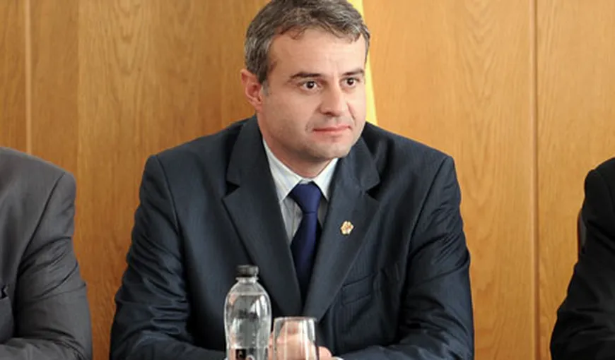 Codrin Munteanu (MapN): Ziua Naţională nu poate fi schimbată la cererea unor ignoranţi sau meteosensibili