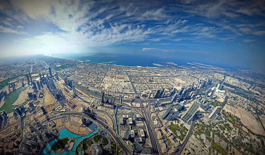 Spectaculos: VEZI priveliştea de pe cea mai ÎNALTĂ CLĂDIRE DIN LUME, în 360 de grade