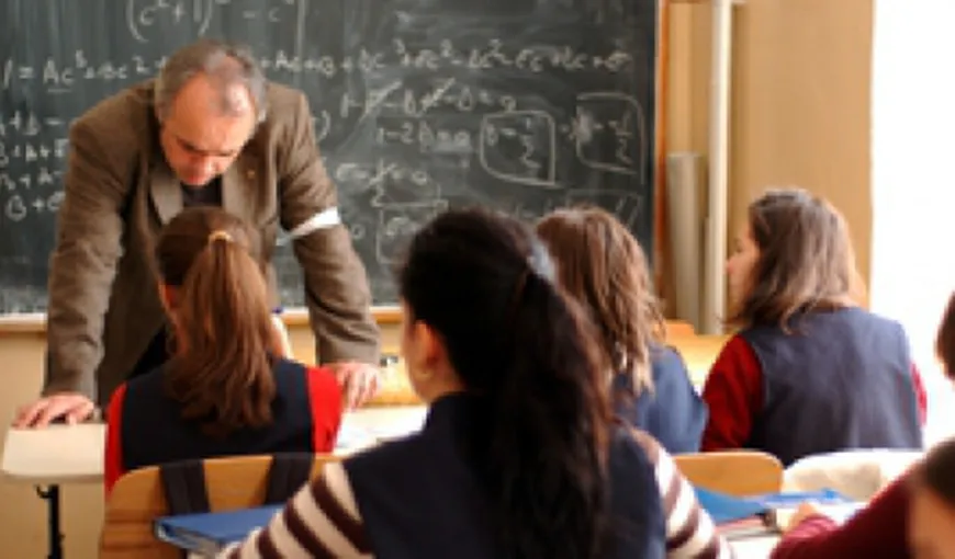 Aproximativ 150 de profesori predau în şcolile din Dolj fără a avea diplomă de licenţă