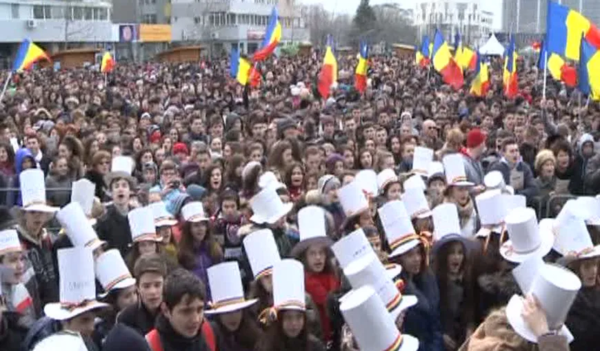 Slatina a intrat, din nou, în Cartea Recordurilor: 7.000 de oameni au cântat imnul României VIDEO