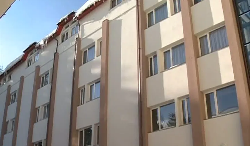 Eleva care ar fi căzut de la etajul unei vile din Buşteni a murit