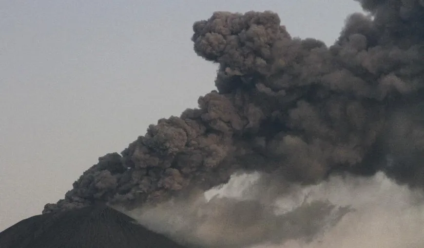 Cel mai înalt vulcan din Nicaragua aruncă tone de cenuşă în aer VEZI VIDEO