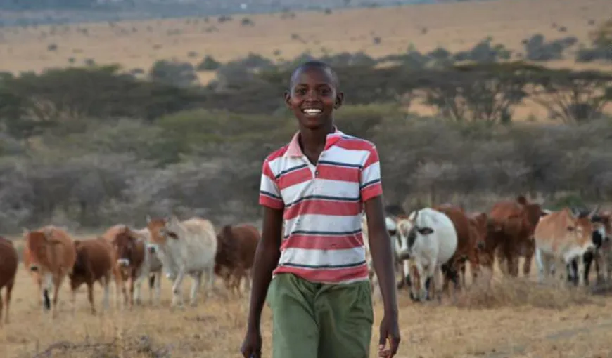 Un băieţel african a inventat o metodă inedită pentru a speria leii FOTO