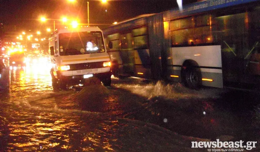 Atena, ca Veneţia: Inundaţiile masive au făcut din capitala Greciei un oraş sub ape VIDEO