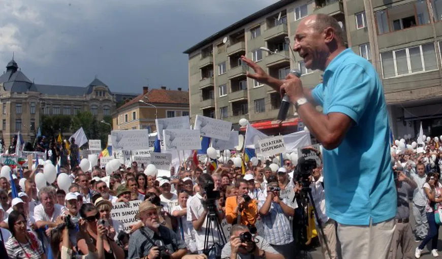 Băsescu: Am GREŞIT că nu m-am bătut la referendum. Dacă mă mai SUSPENDĂ o dată, chem oamenii la vot