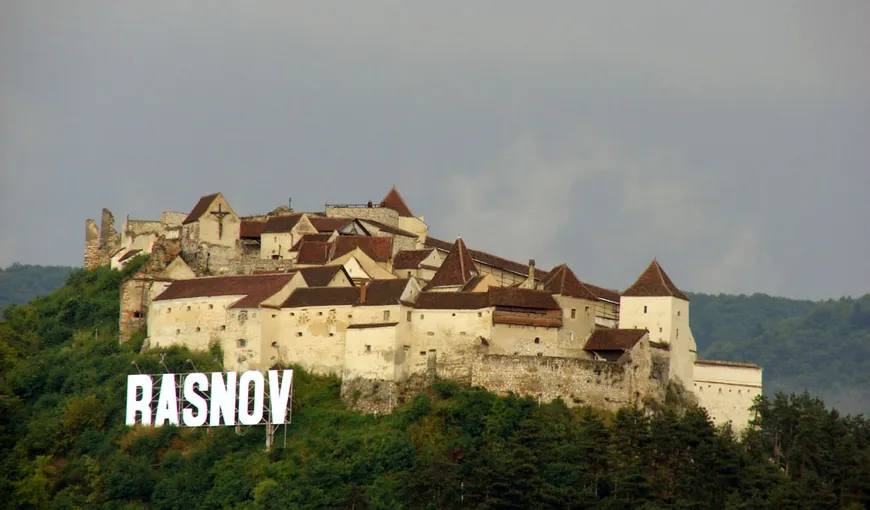 Muzeul Filmului Istoric Românesc va fi inaugurat la Cetatea Râşnov la începutul lunii august