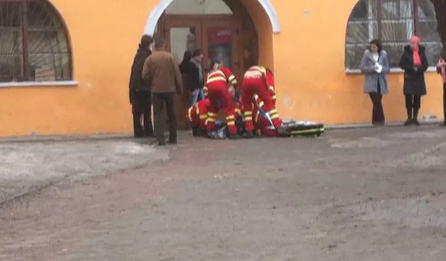 Elevul mort în curtea şcolii, la Cluj, avea probleme de sănătate