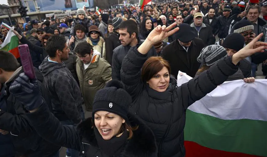 Bulgarii cer demisia Guvernului. Oamenii s-au săturat de facturile enorme la întreţinere
