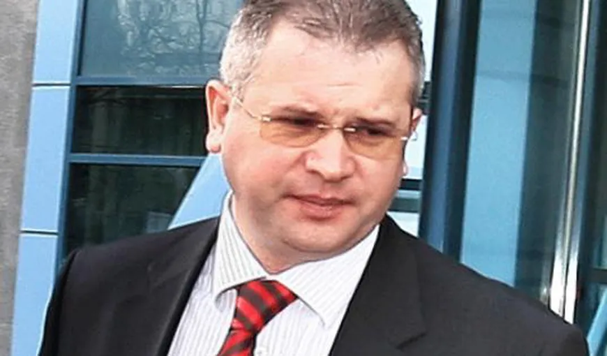 O nouă echipă la MAI. Ilie Botoş, eliberat din funcţia de secretar de stat. Bogdan Despescu, numit şef al IGPR