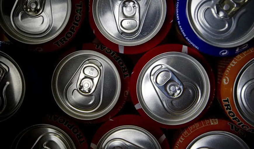 Medicii britanici cer suprataxarea băuturilor carbogazoase şi interzicerea reclamelor la junk-food