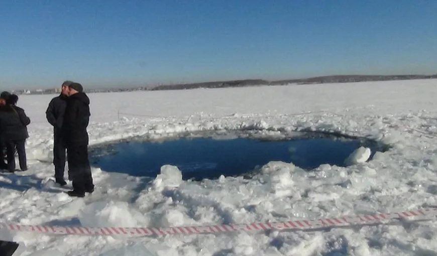 Cercetătorii ruşi au descoperit fragmente din meteoritul dezintegrat deasupra munţilor Urali