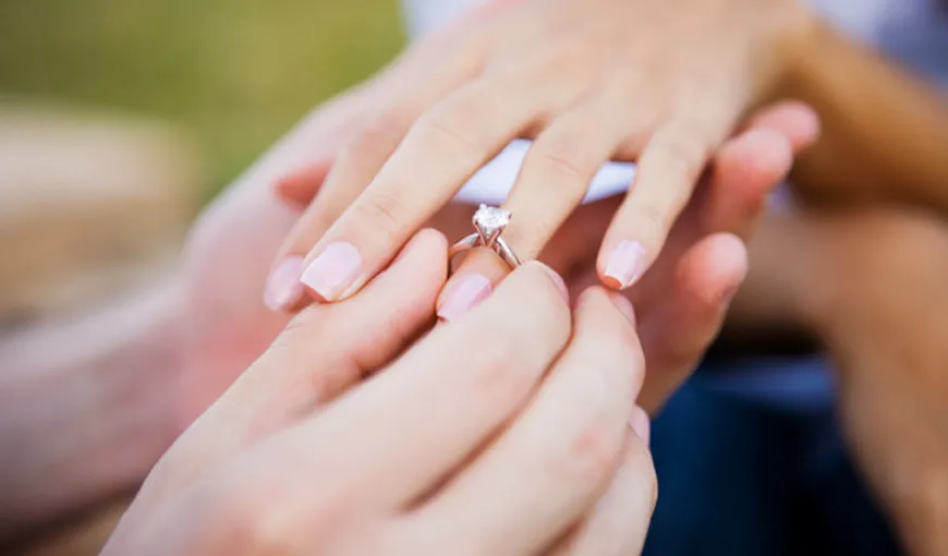 Cerere inedită în căsătorie: Cum l-a ajutat ştiinţa să îi spună iubitei sale că o vrea de soţie