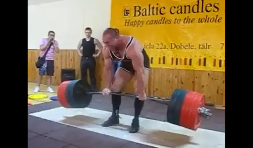 Cel mai puternic om din lume este din Rusia. A ridicat 426 kg şi deţine recordul la îndreptări VIDEO