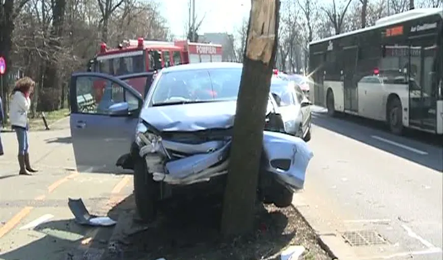 Accident grav pe Şoseaua Kiseleff din Bucureşti. O persoană a fost rănită VIDEO