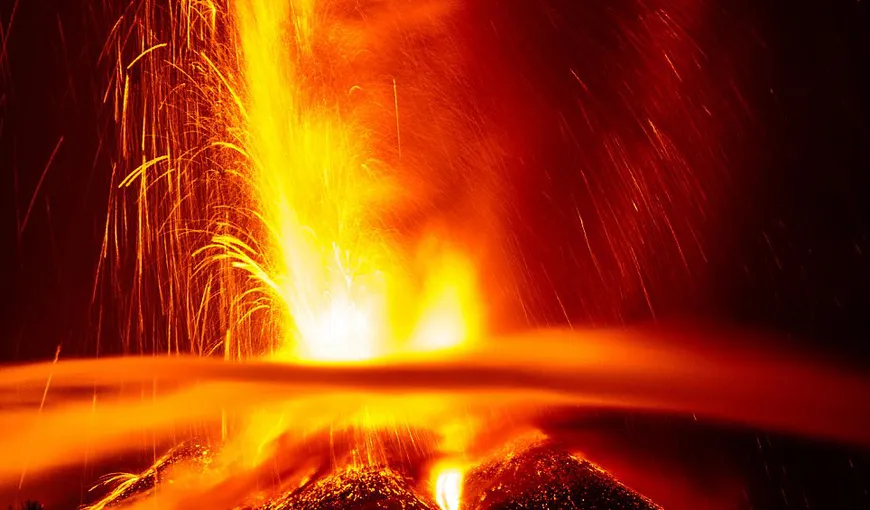Cutremure de intensitate mică în jurul Vulcanului Etna, indicând o posibilă erupţie