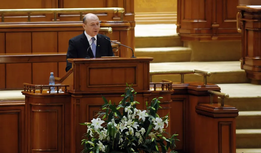 Preşedintele Băsescu se va adresa Parlamentului marţi, la 15.00. Antonescu nu merge la şedinţă VIDEO
