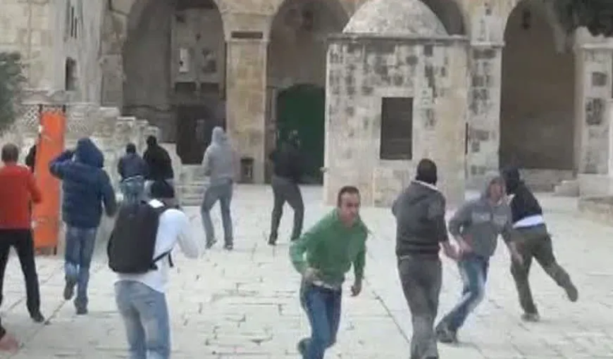 Bătaie între palestinieni şi poliţiştii israelieni. Manifestanţii au aruncat cu cocteiluri Molotov