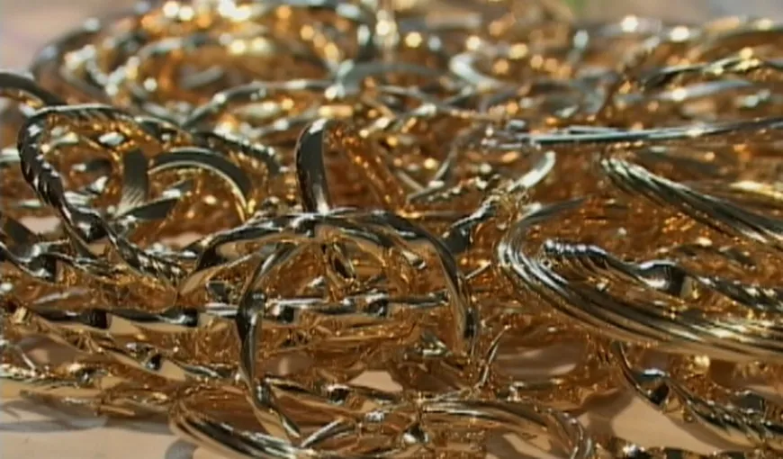 Bijuterii în valoare de 60.000 de dolari, confiscate de vameşii de la Otopeni