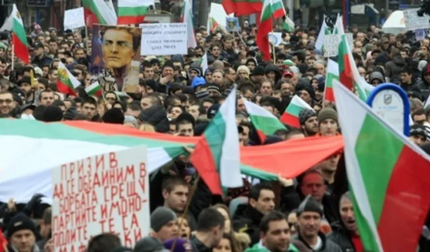 Bulgarii nu se lasă de manifestaţii: Zeci de mii de persoane protestează faţă de corupţie şi sărăcie