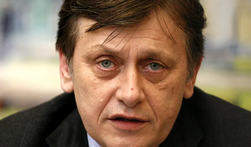 Antonescu îi dă REPLICA lui Dragnea: PSD pare mult mai COOPERANT cu Băsescu, PNL nu i-a criticat