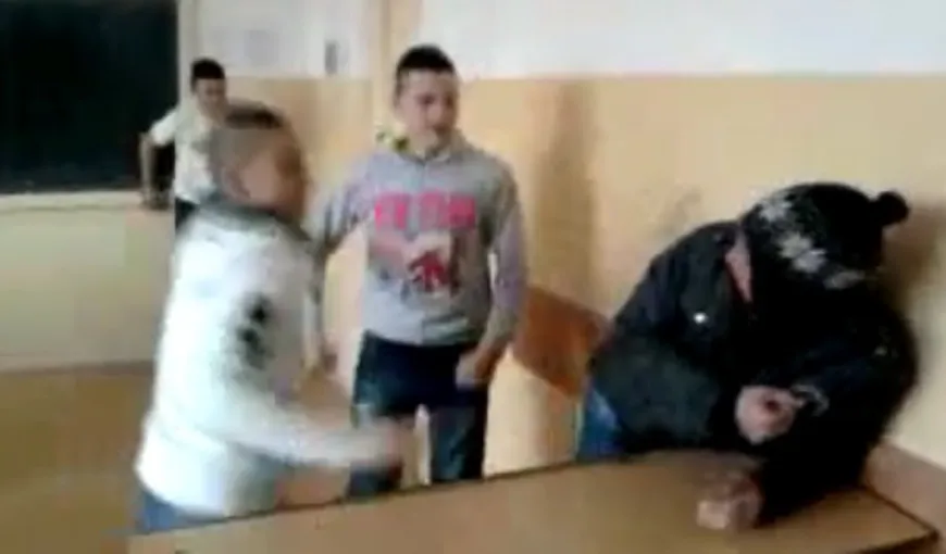 Violenţă extremă într-o şcoală din Brăila. Un elev a fost bătut cu bestialitate de patru colegi