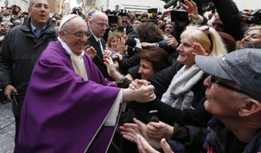 Spontaneitatea Papei Francisc, un coşmar pentru gărzile sale de securitate