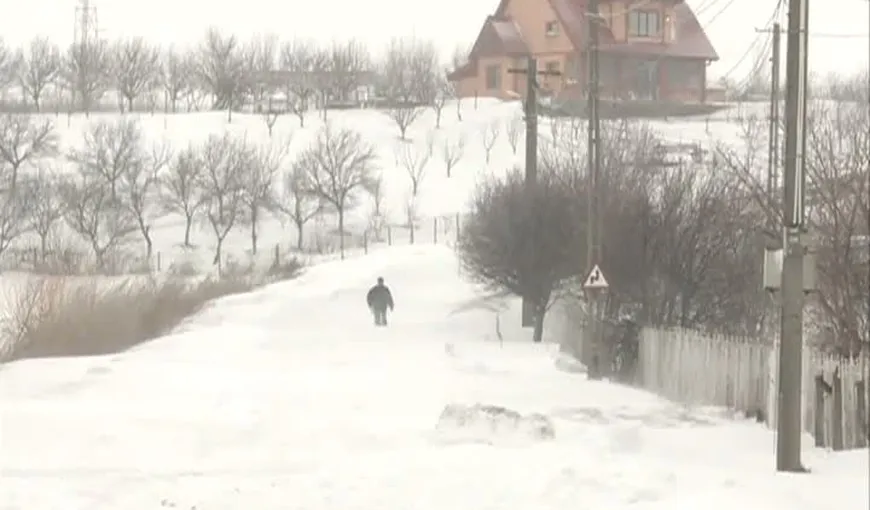 S-a întors iarna în România: ŞCOLI ÎNCHISE, circulaţie ÎNGREUNATĂ pe mai multe drumuri