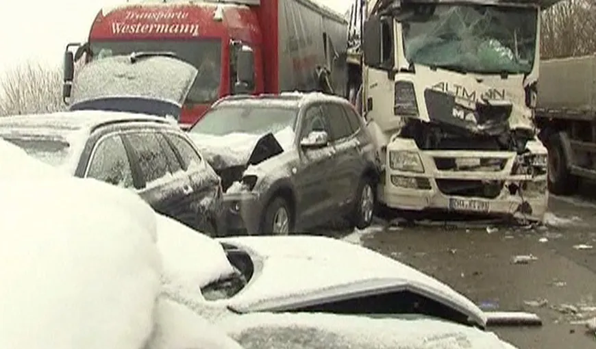 Carambol de proporţii în Germania: 100 de maşini s-au ciocnit pe o autostradă VIDEO