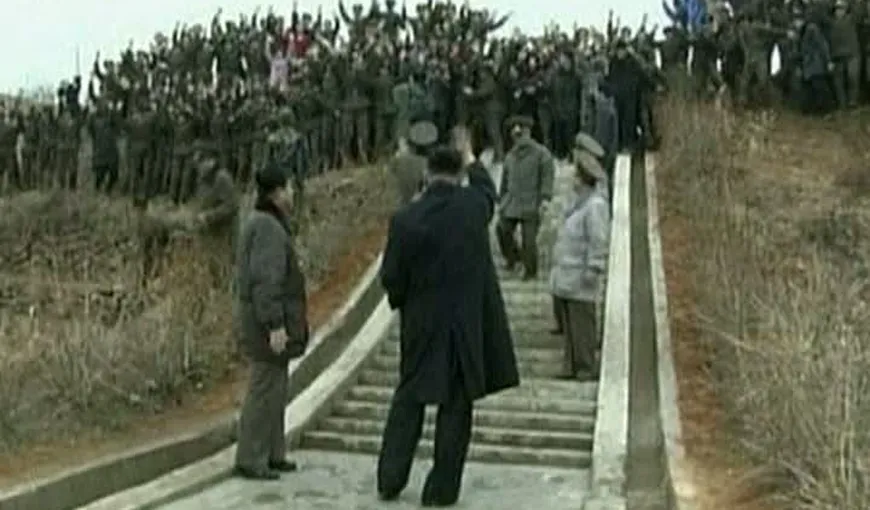 ISTERIE la o bază militară din Coreea de Nord, în timpul vizitei lui Kim Jong-un VIDEO