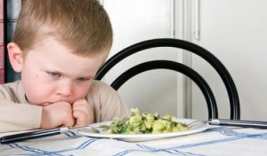 Ai un copil mofturos la mâncare? Află cum îl poţi face să mănânce orice