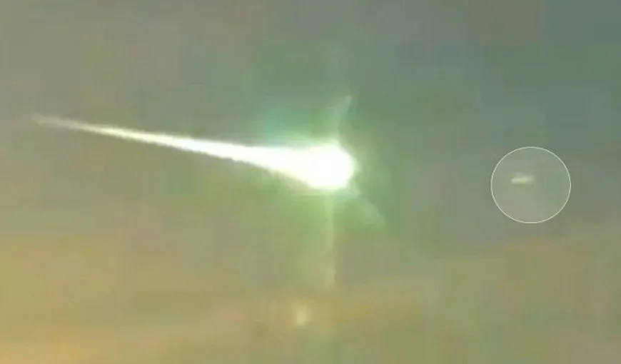Ruşii, salvaţi de extratereştri? Meteoritul din Siberia, distrus de un OZN, potrivit unei noi teorii