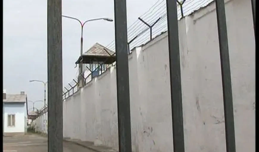 CULMEA HOŢIEI: Magazinul penitenciarului din Craiova a fost spart