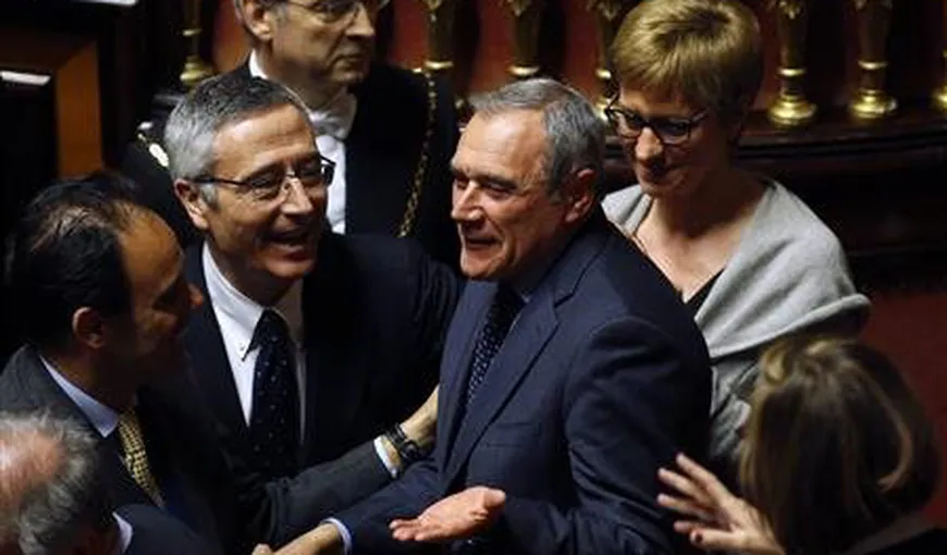 EXEMPLU DE URMAT: Preşedintele Senatului italian îşi reduce leafa la jumătate