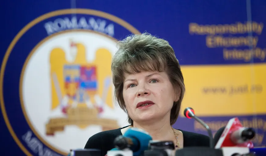 Mona Pivniceru a demisionat de la conducerea Ministerului Justiţiei