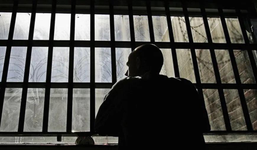 Un fost DEŢINUT a fost arestat, după ce a petrecut o săptămână în închisoare, deghizat în GARDIAN