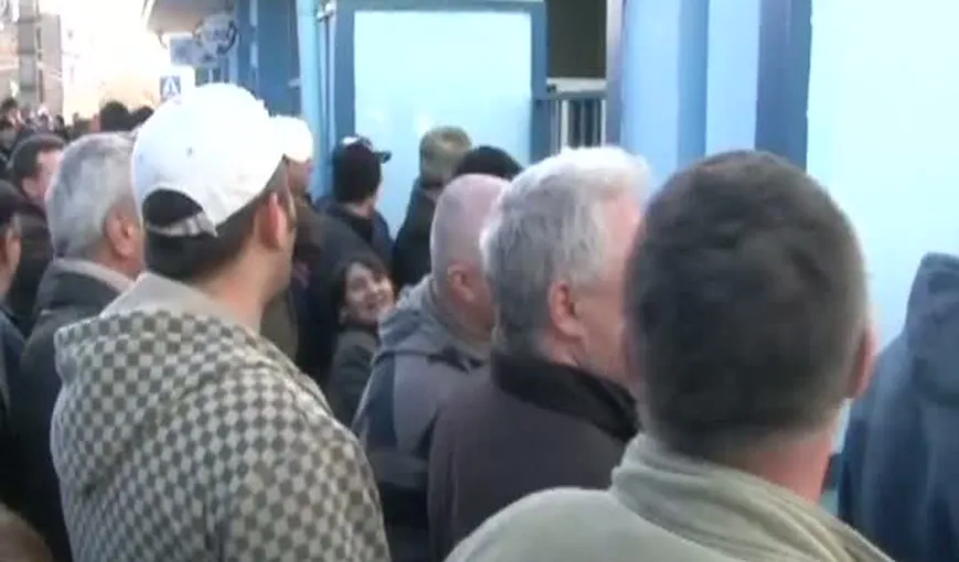 Protestarii de la Oltchim au blocat DN 64, la ieşirea din Râmnicu Vâlcea spre Drăgăşani