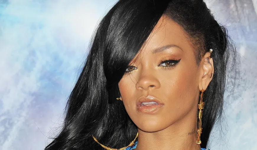 Cum mulţumeşte Rihanna pentru un cadou? Postează o poză cu ea GOALĂ – FOTO