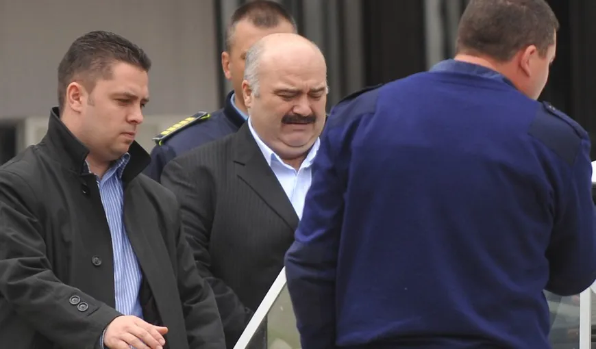 Fostul senator Cătălin Voicu, luat cu ambulanţa de la proces. El a fost transportat la spital VIDEO