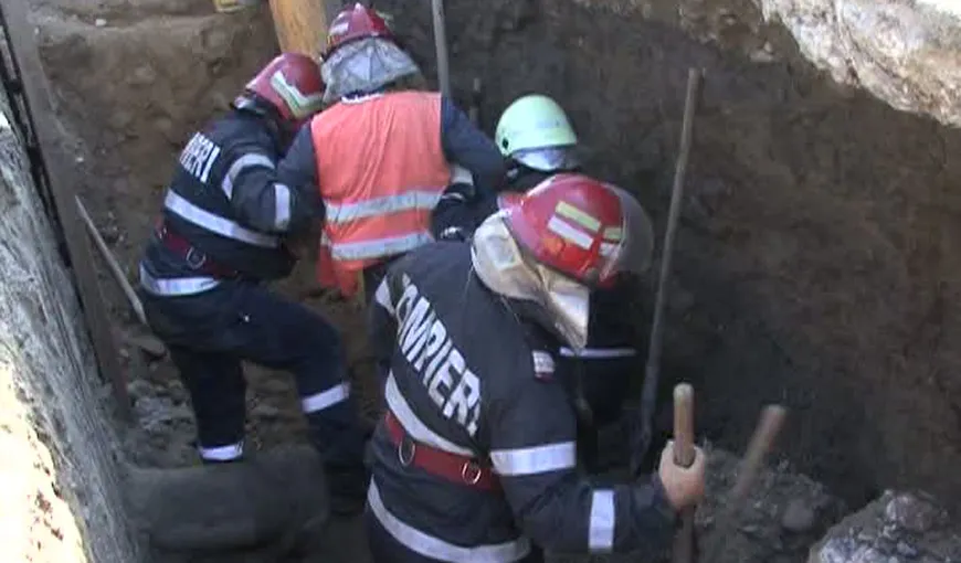 ACCIDENT DE MUNCĂ în Vâlcea: Un bărbat a murit după ce un mal de pământ s-a prăbuşit peste el