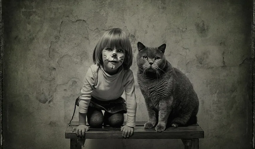 O prietenie deosebită: Iubirea unei fetiţe faţă de pisica ei, surprinsă în imagini FOTO