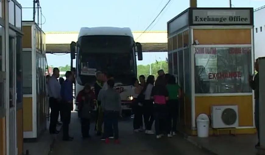 AGLOMERAŢIE în vămi. Muncitorii români din străinătate se întorc acasă de Paşte VIDEO