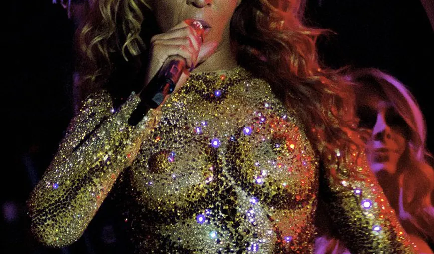 Beyonce a fost TRASĂ de PĂR şi PĂLMUITĂ de fani, în timpul unui concert din SERBIA VIDEO