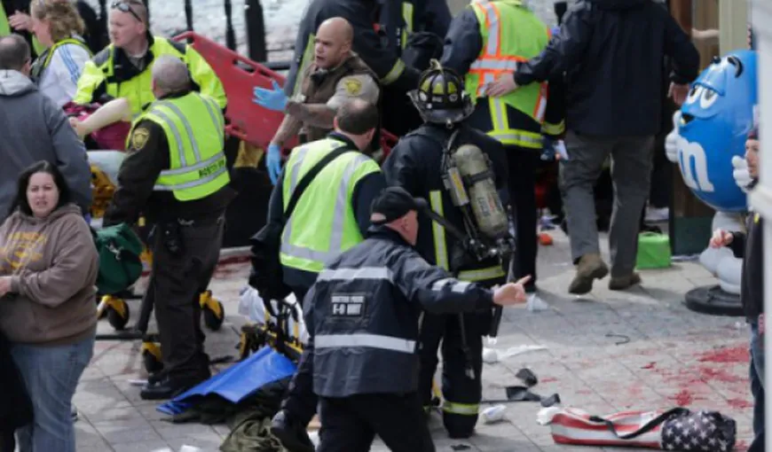 17 dintre cele 144 de persoane rănite în exploziile produse luni la Boston sunt în stare critică