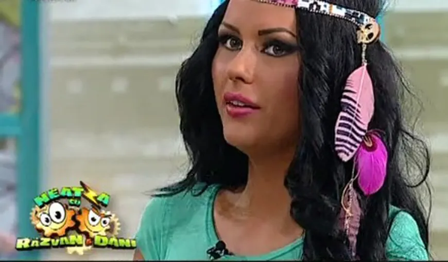 Daniela Crudu, cu pete de URINĂ pe rochie, în direct la TV