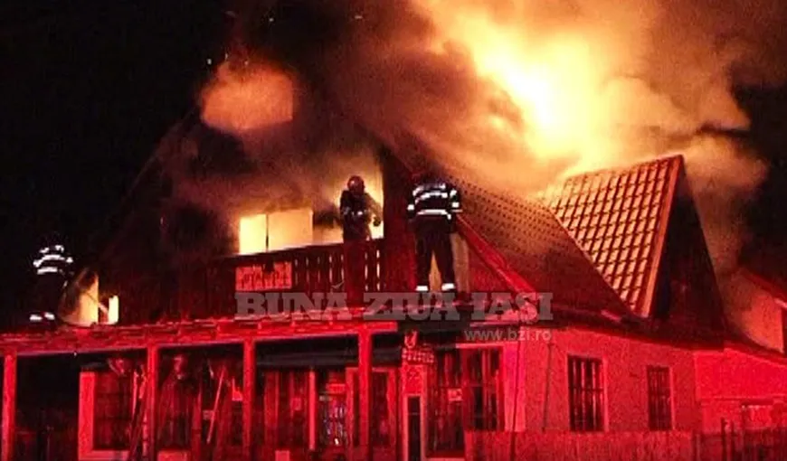 Incendiu în Iaşi. Vila unui primar a fost făcută scrum VIDEO